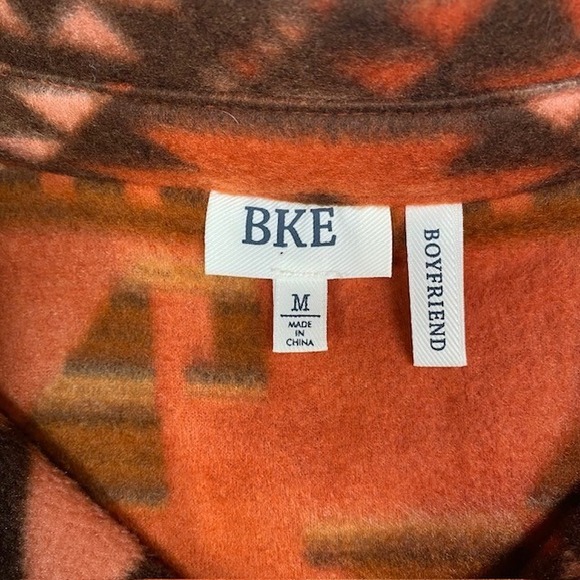 BKE Boyfriend Button Down Aztec Print Shirt - Womens‎ Medium - Western - Picture 2 of 7